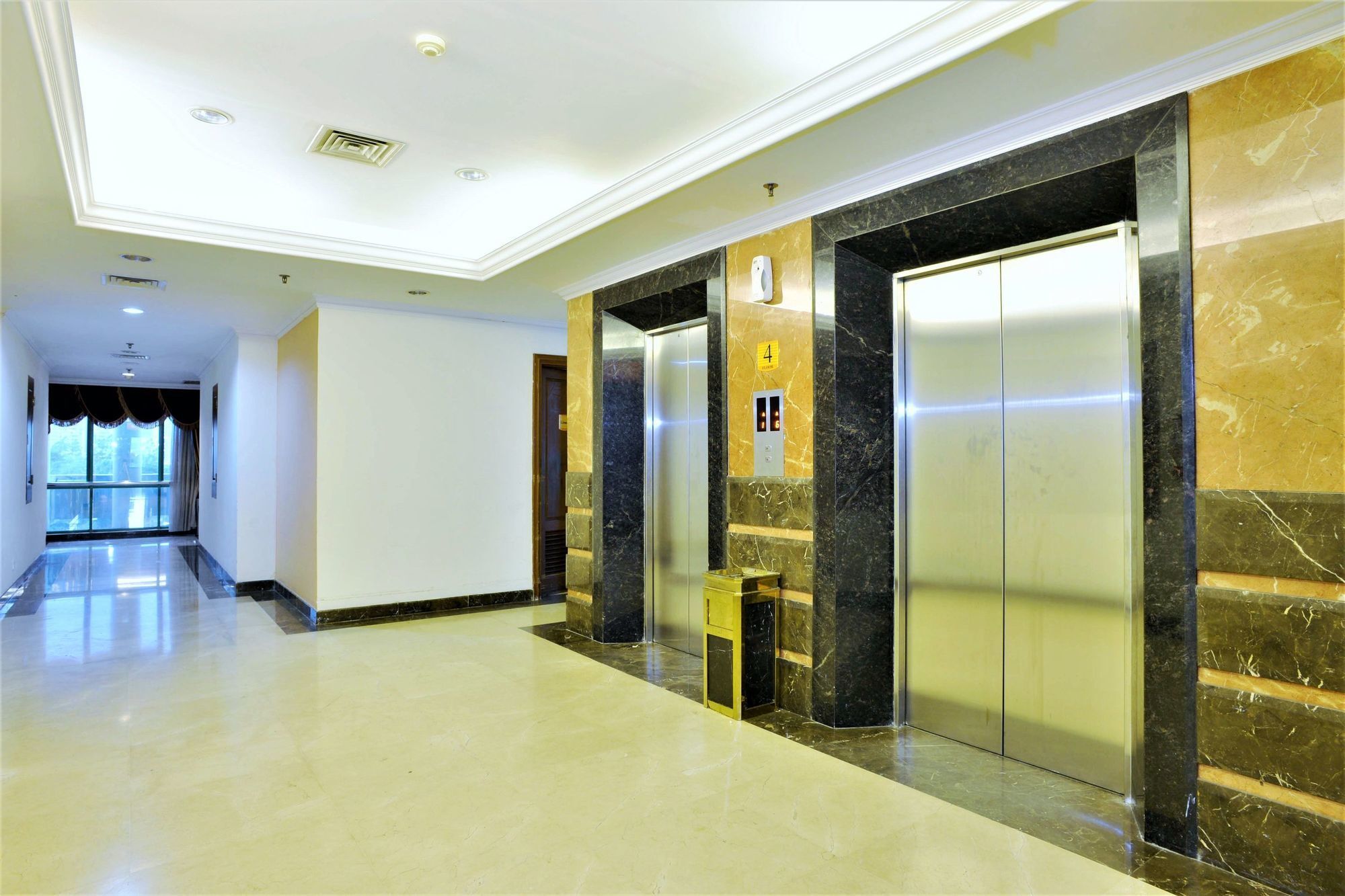 Hotel Zen Premium Near Grand Indonesia Mall Jakarta
