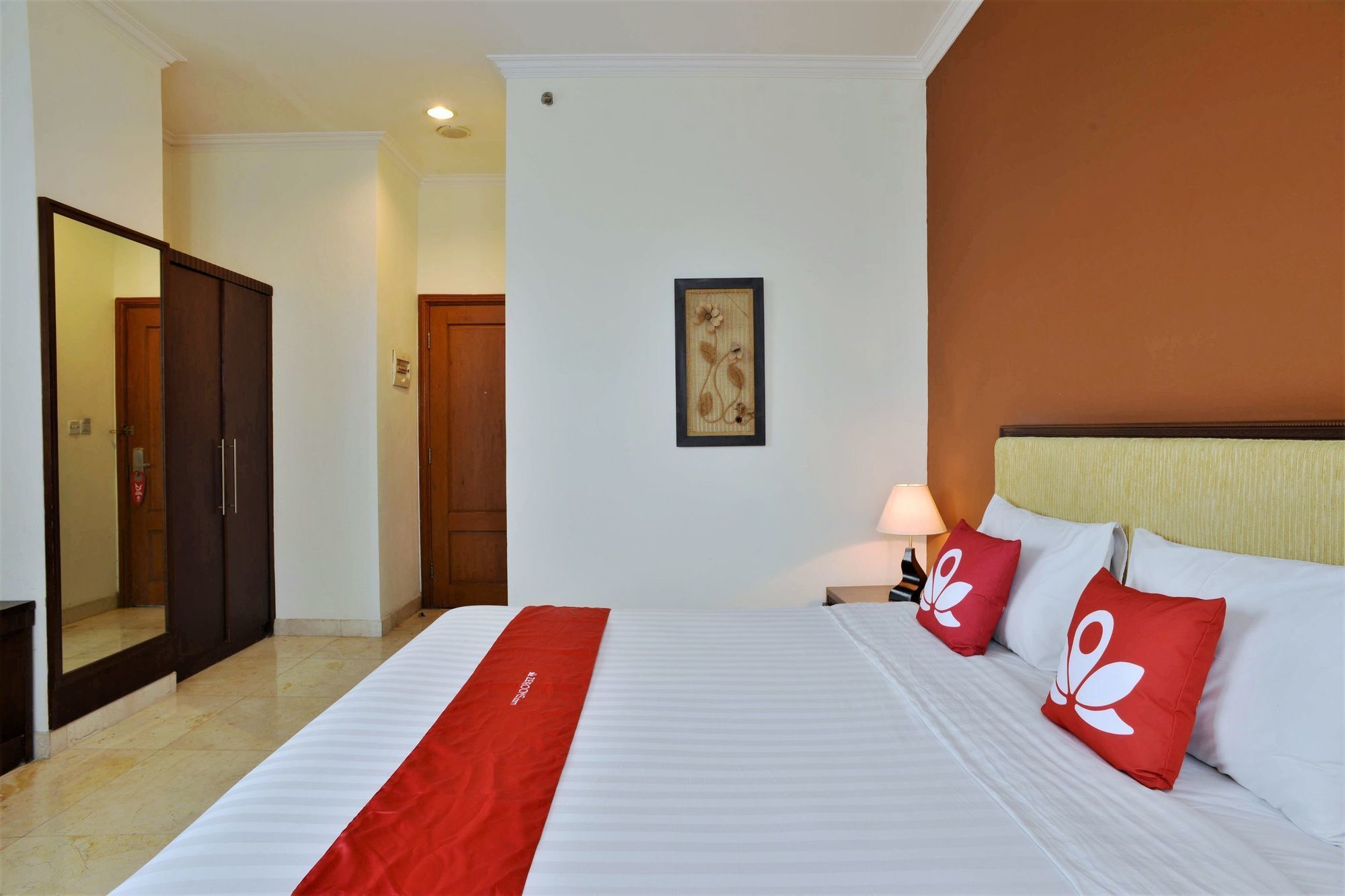 Zen Premium Near Grand Indonesia Mall 3*